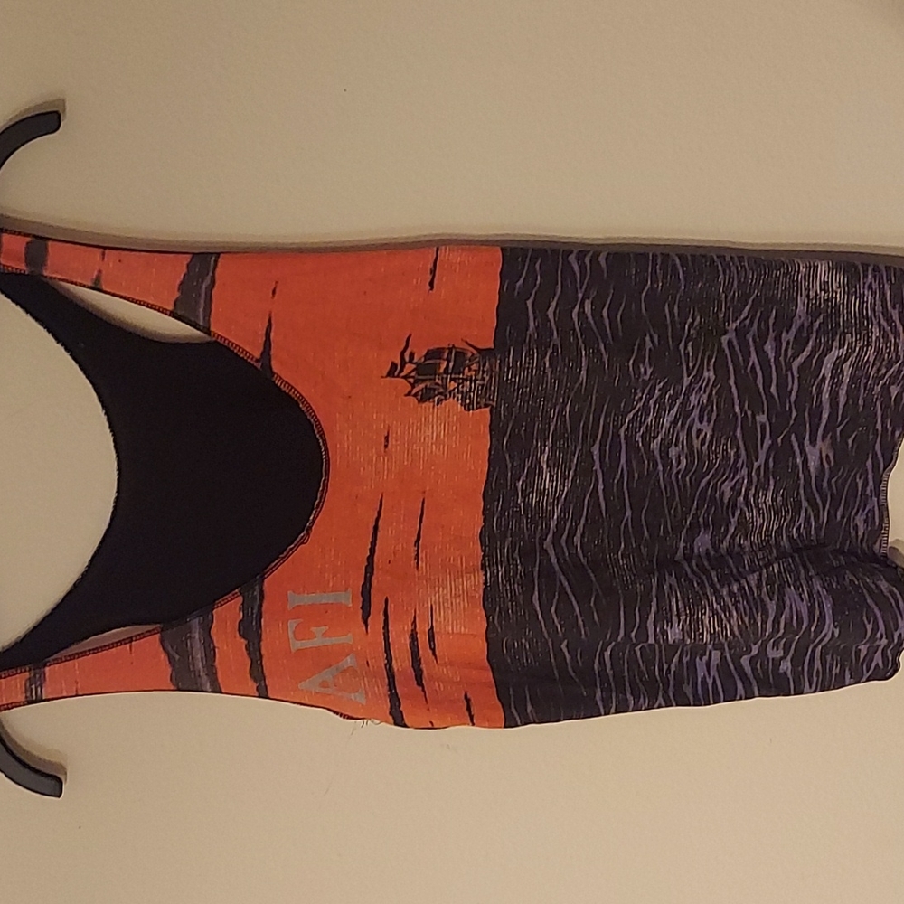 AFI: Black sails and sunsets tank